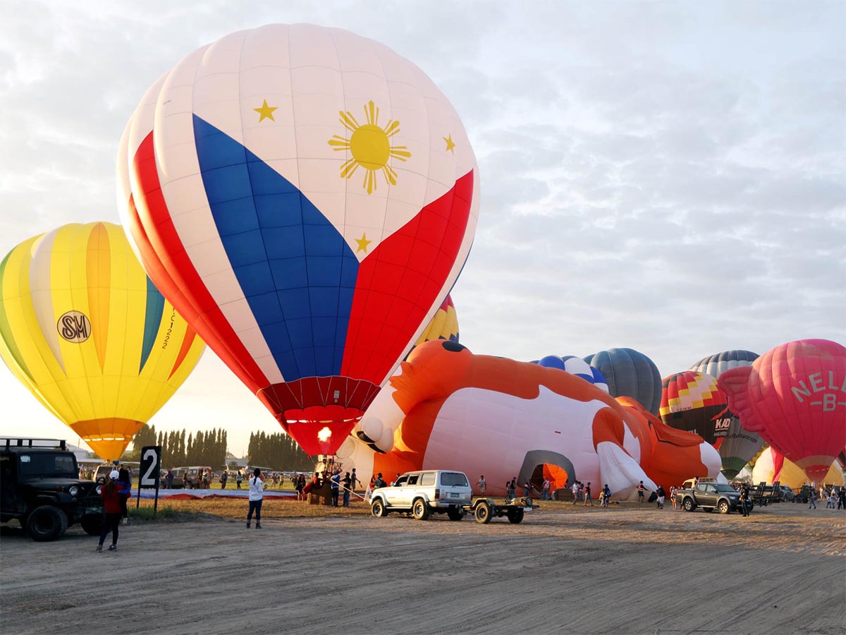 International Hot Air Balloon Fiesta (Clark, Pampanga) International Hot Air Balloon Fiesta (Clark, Pampanga)